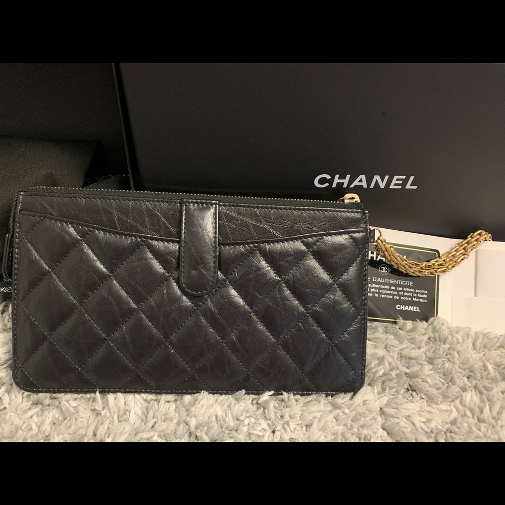 ❌SOLD❌Chanel reissue pouch/wristlet - Picture 3 of 10